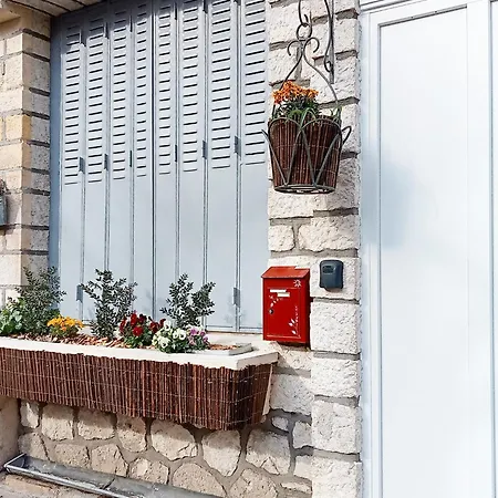 Au Rez-de-chaussee * 수일락